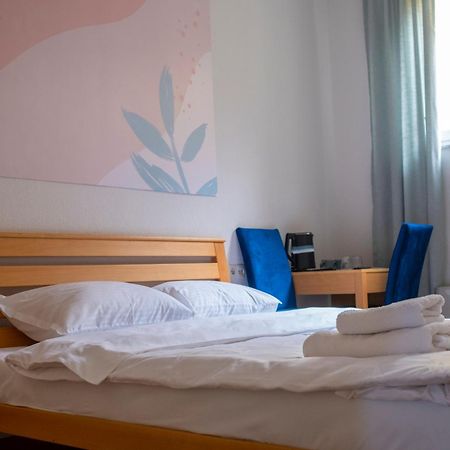 Mint Hotel Prizren Rom bilde