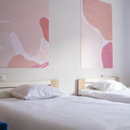 Mint Hotel Prizren Rom bilde